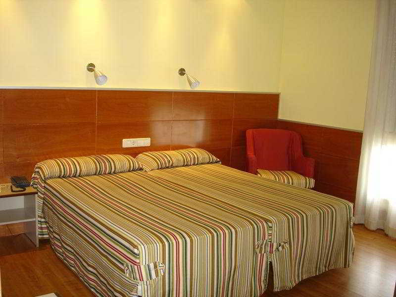 Hotel Girona Nord Sarriá de Ter Chambre photo